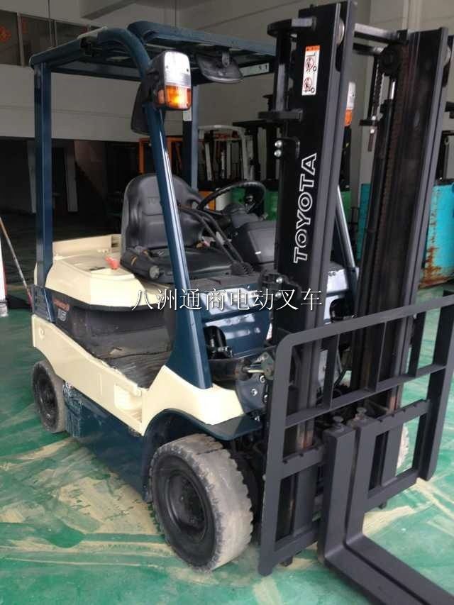 電動(dòng)叉車(chē)
