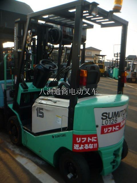 電動(dòng)叉車(chē)