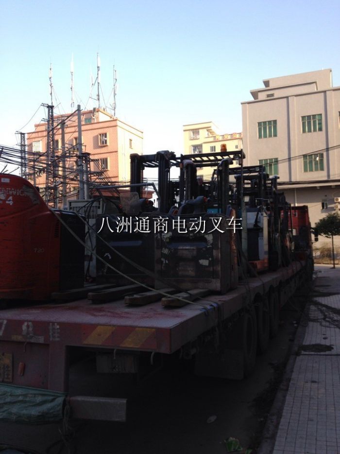 電動(dòng)叉車(chē)