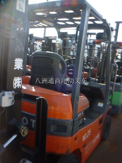 電動(dòng)叉車(chē)