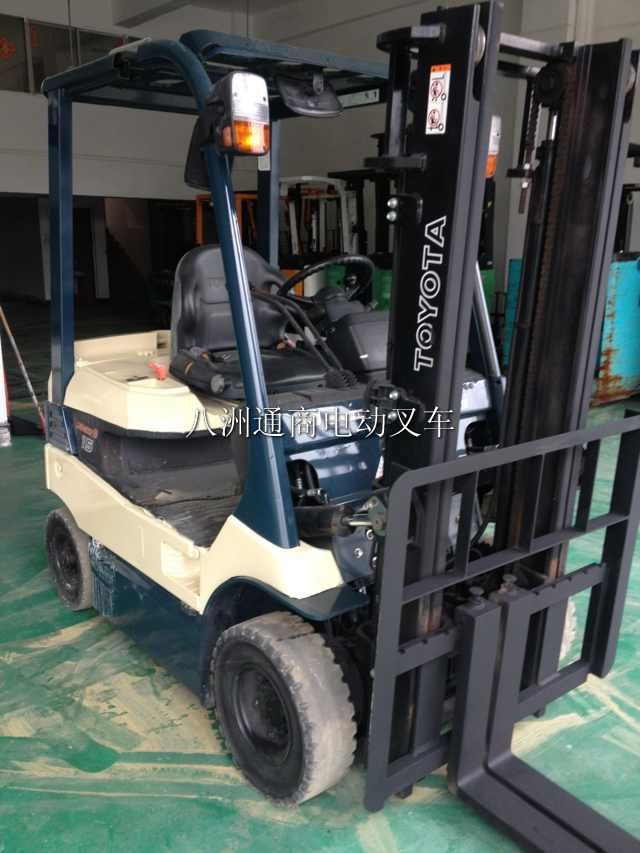 電動(dòng)叉車(chē)