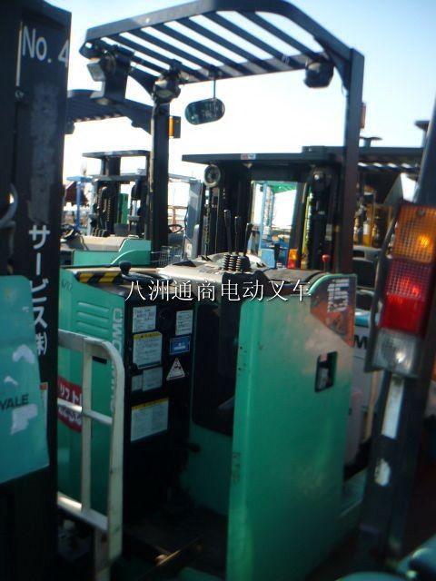 前移式電動叉車