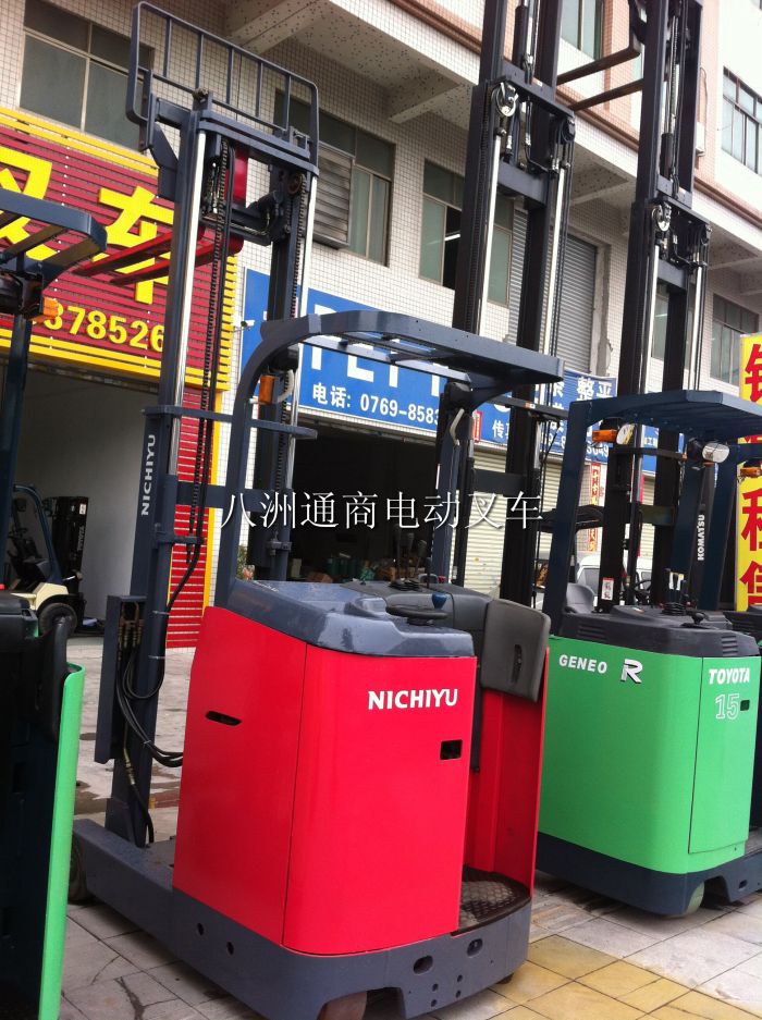 前移式電動叉車